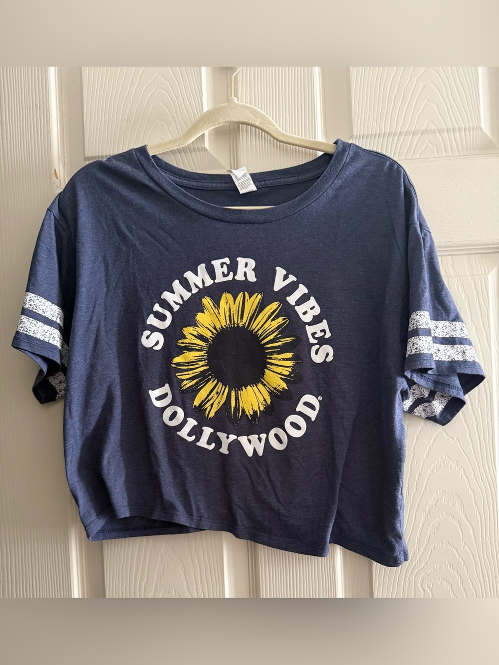 DollyWood Women's Navy 'Summer Vibes' Sunflower Crop Tee